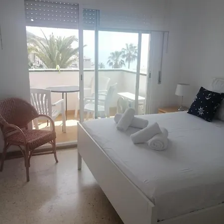 Family Pool & Apartman Sitges